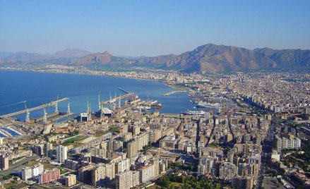 Włochy: Podpalił bezdomnego z zazdrości o żonę