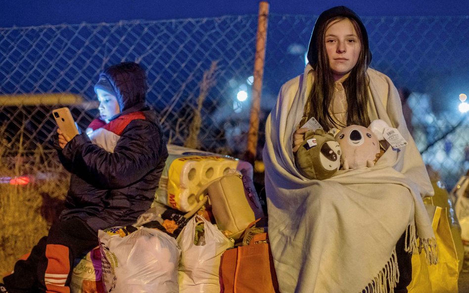 Większość Polaków (87 proc.) akceptuje posyłanie dzieci z Ukrainy do polskich szkół