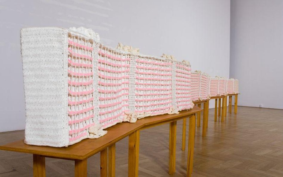 Julita Wójcik, „Falowiec” wykonany szydełkiem ?(2005–2006)
