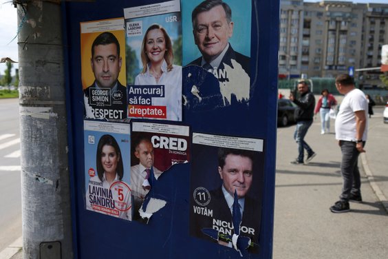 Rumunia. Plakaty wyborcze kandydatów na prezydenta