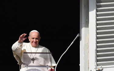 Papież polubił zdjęcie modelki. Watykan prosi o wyjaśnienie