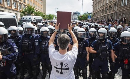 Marsz Równości w Białymstoku 20 lipca 2019 r. zakończył się burdami, mimo licznej obecności policji