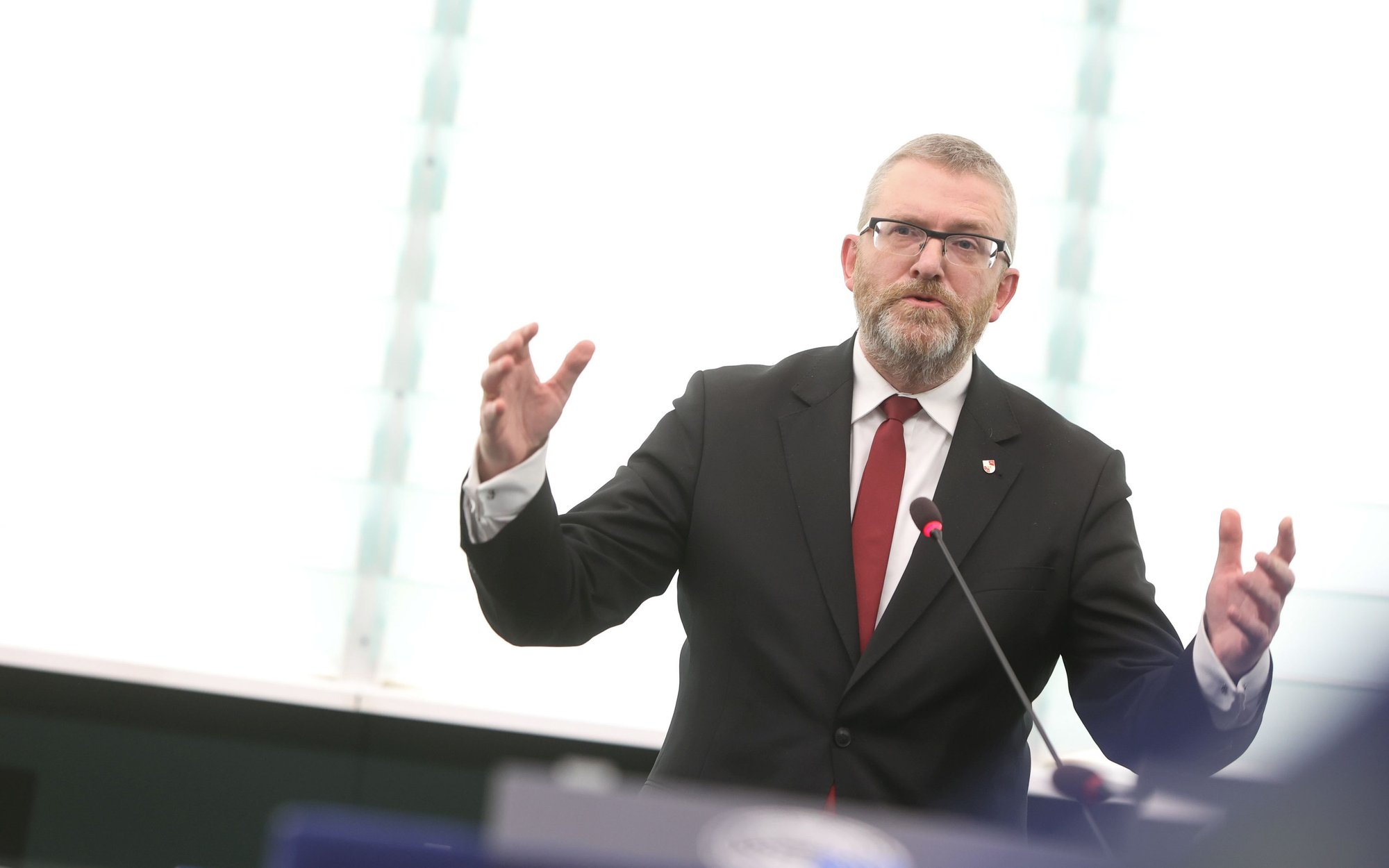 Negował używanie komór gazowych w Auschwitz. Grzegorz Braun usłyszał wyrok