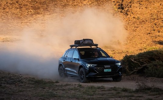 Audi Q8 E-Tron Edition Dakar