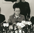 Komendant Główny Policji Marek Papała (w środku)