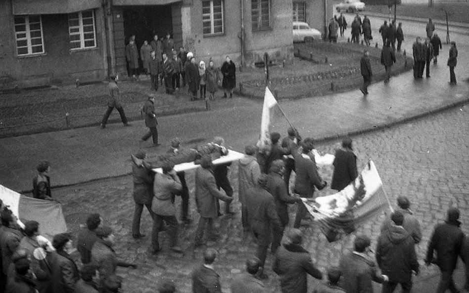 Tajemnice „Ballady o Janku Wiśniewskim”