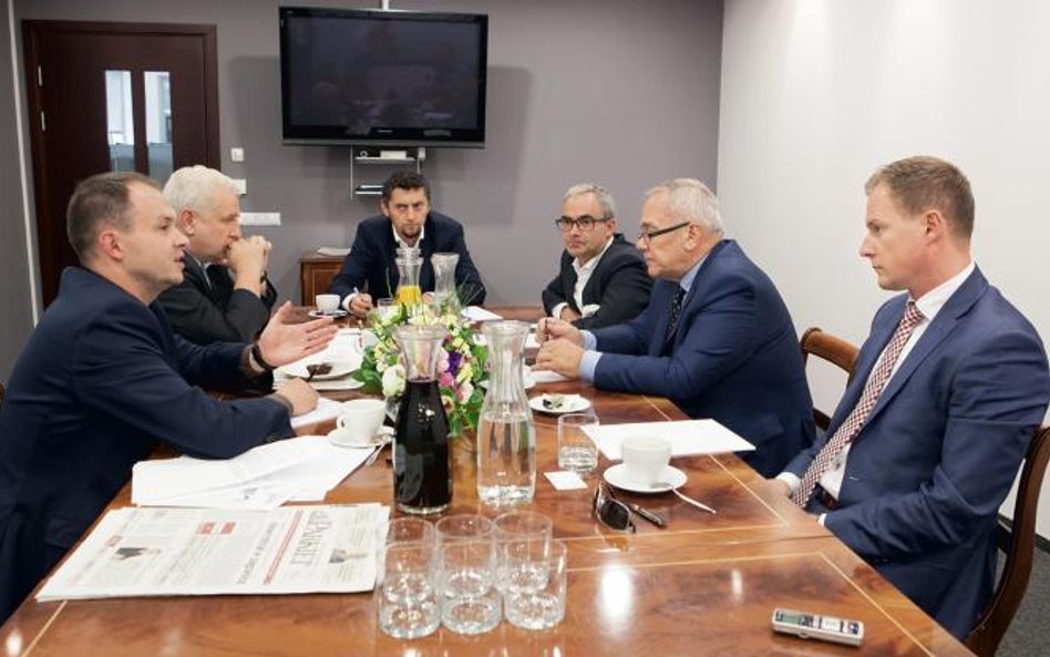 Od lewej: Jerzy Dąbrowski, prezes Bibby Financial Services, Dariusz Poniewierka, prezes KUKE, Andrze
