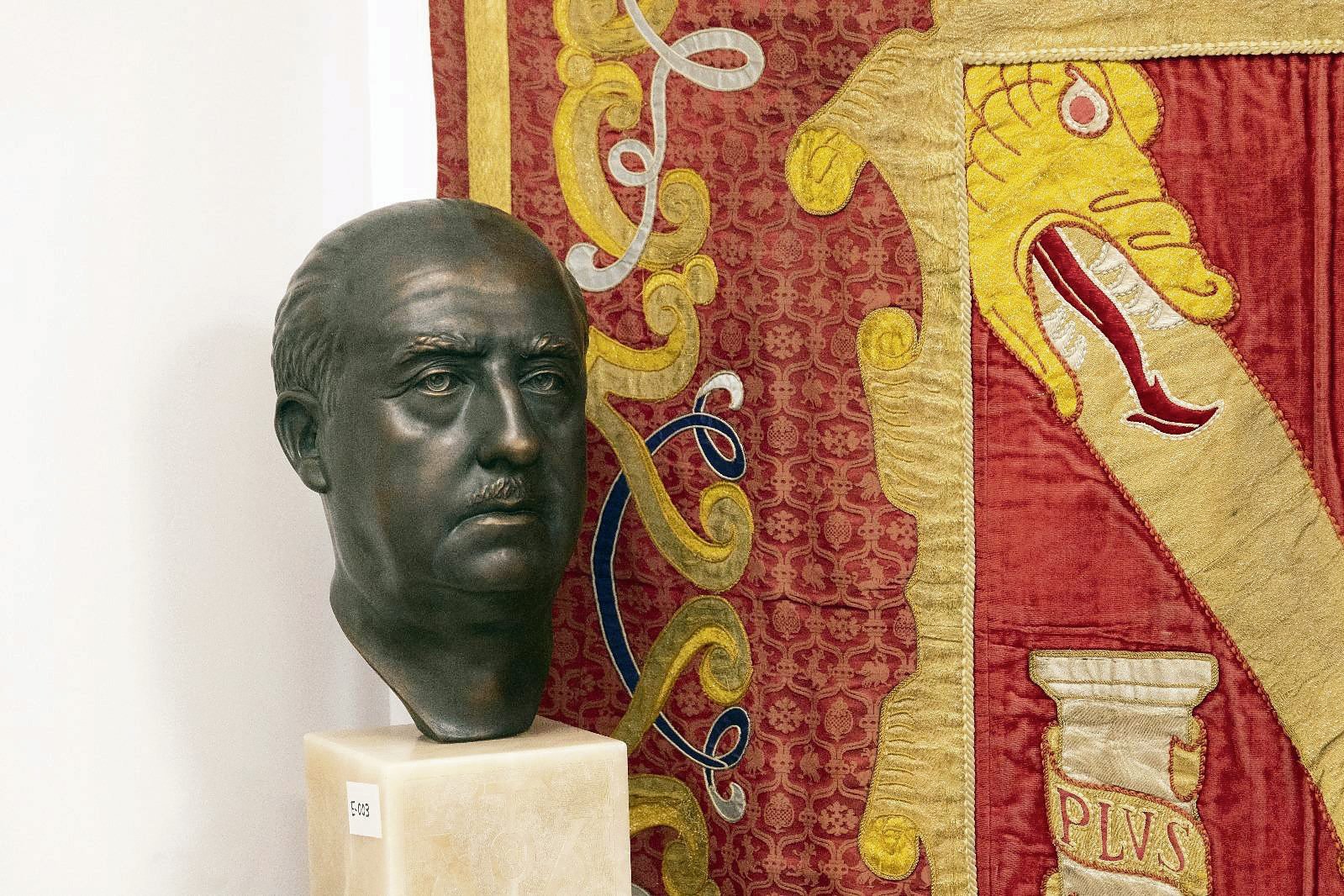 Cisza wokół grobów Franco – jak przeszłość wpływa na przyszłość Hiszpanii