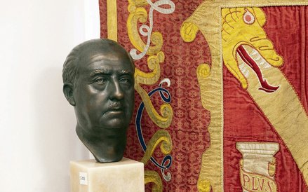 Głowa dyktatora w legalnie działającej w Madrycie fundacji jego imienia. – Należałoby zbudować wielk