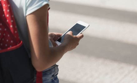 Smartfony w szkołach podstawowych. Sejm rozpoczął prace nad zakazem