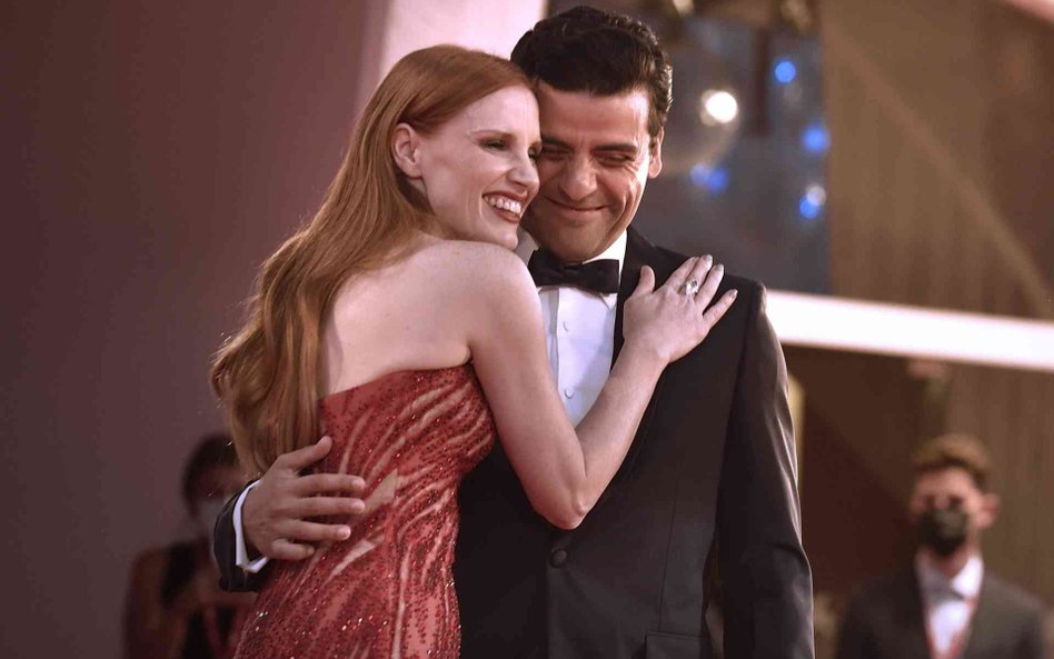 Jessica Chastain i Oscar Isaac, bohaterowie serialu "Sceny z małżeństwa"