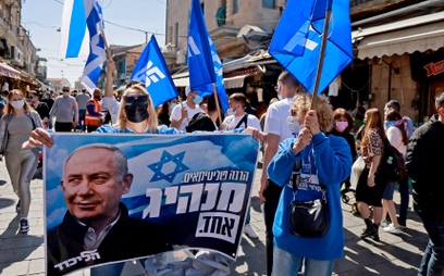 Premier Netanjahu na wyborczych plakatach swych zwolenników. 23 marca w Izraelu znów będą wybory, w 
