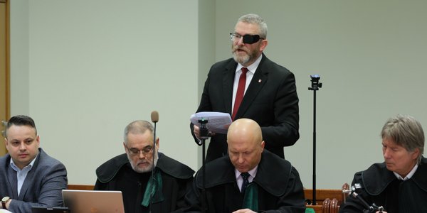 Strajk pocztowców uratował Grzegorza Brauna przed zarzutami. Korespondencja utknęła