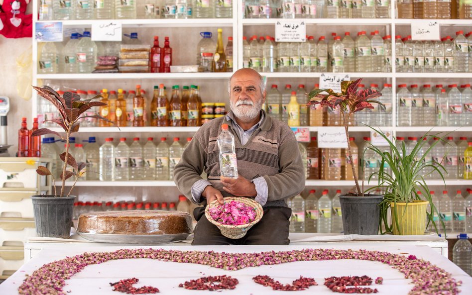Teheran to tylko jeden ze spektakularnych przykładów miast nękanych pogłębiającym się niedoborem wod
