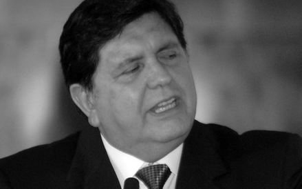 Peruwiański polityk, dwukrotny prezydent Peru, w latach 1985–1990 oraz 2006–2011. Lider Amerykańskie