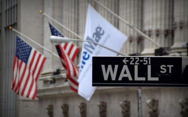 Wall Street lekko w dół