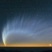 Kometa McNaught nad Oceanem Spokojnym. Zdjęcie wykonane z Obserwatorium Paranal (ESO) w styczniu 200