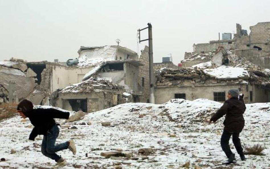 Tak wygląda Aleppo, którego część znajduje się w rękach zbrojnej opozycji bombardowanej obecnie inte