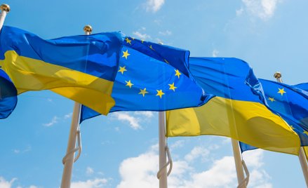 Bezcłowy handel UE z Ukrainą dłużej o rok