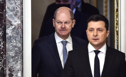 Zełenski leci do Monachium, inwazji nie będzie
