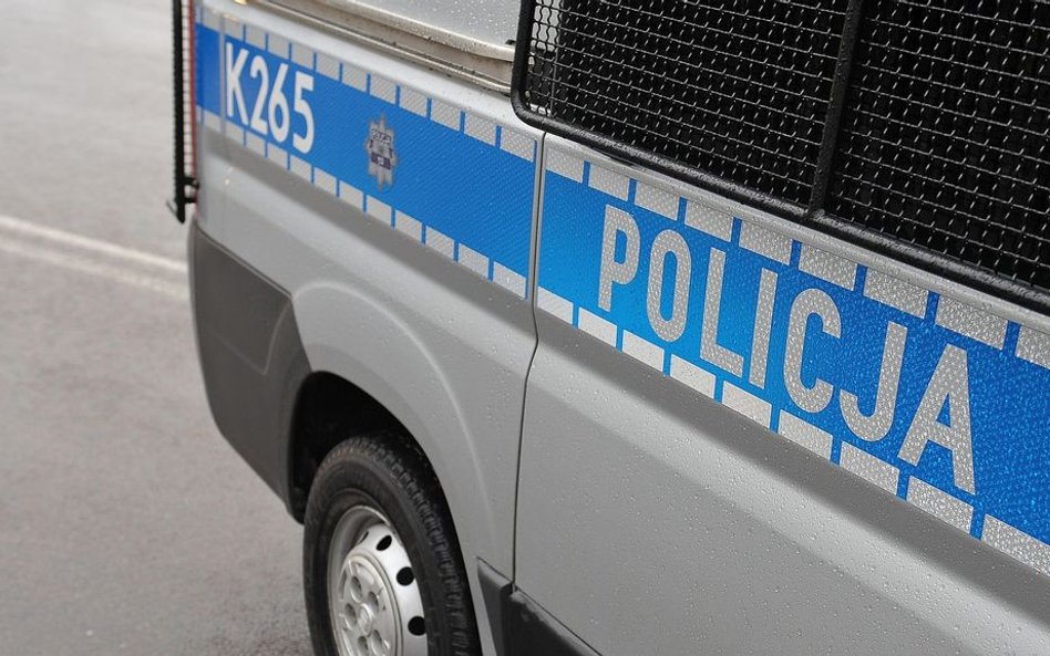Szczecin: Zaatakował nożem dziennikarzy. Padły strzały