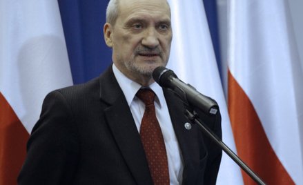 Antoni Macierewicz: Mamy dowody, że manipulowano dowodami i materiałami