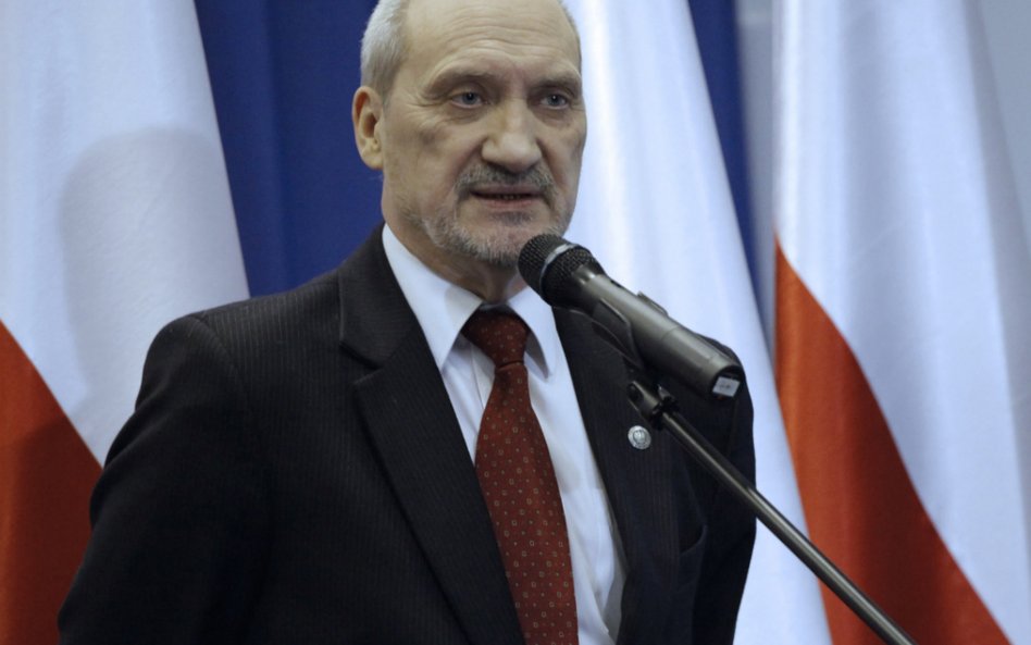 Antoni Macierewicz: Mamy dowody, że manipulowano dowodami i materiałami