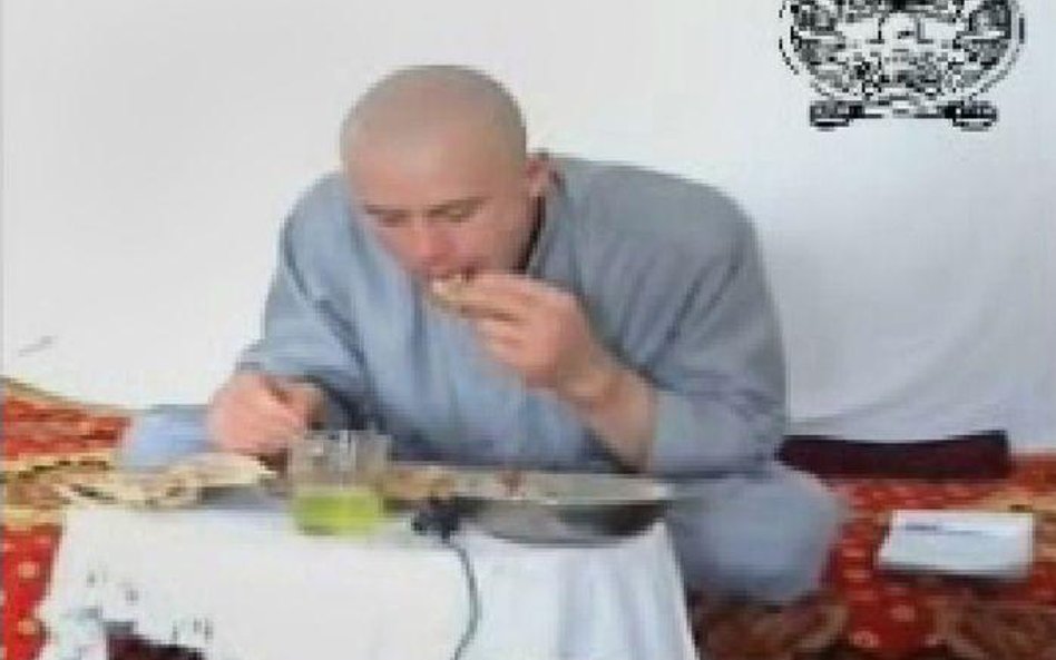 Fragment umieszczonego w Internecie przez talibów wideo