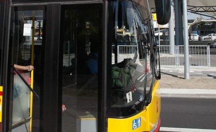 Kolizja autobusu w Warszawie: Kierowca nie był czysty
