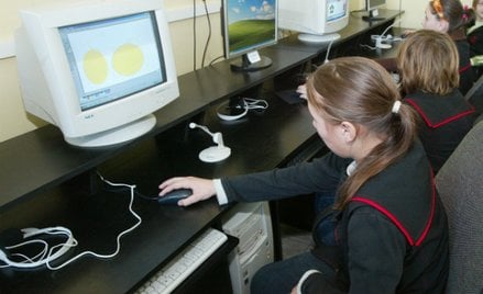 Polscy uczniowie są bezradni w sieci