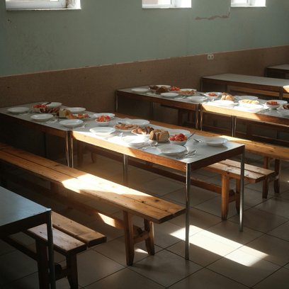 Obiad za 8 zł czy za 25? Szokujące różnice w warszawskich stołówkach