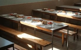 Obiad za 8 zł czy za 25? Szokujące różnice w warszawskich stołówkach