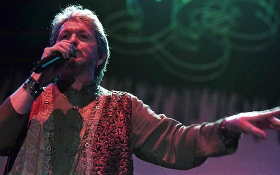 Jon Anderson od początku kariery był multiinstrumentalistą. Na ile sprawnym, pokaże dzisiejszy konce