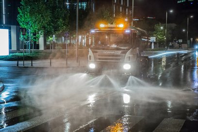ZOM organizuje w Warszawie regularne sprzątanie 1300 km ulic i torowisk, 4 mln m kw. chodników i 450