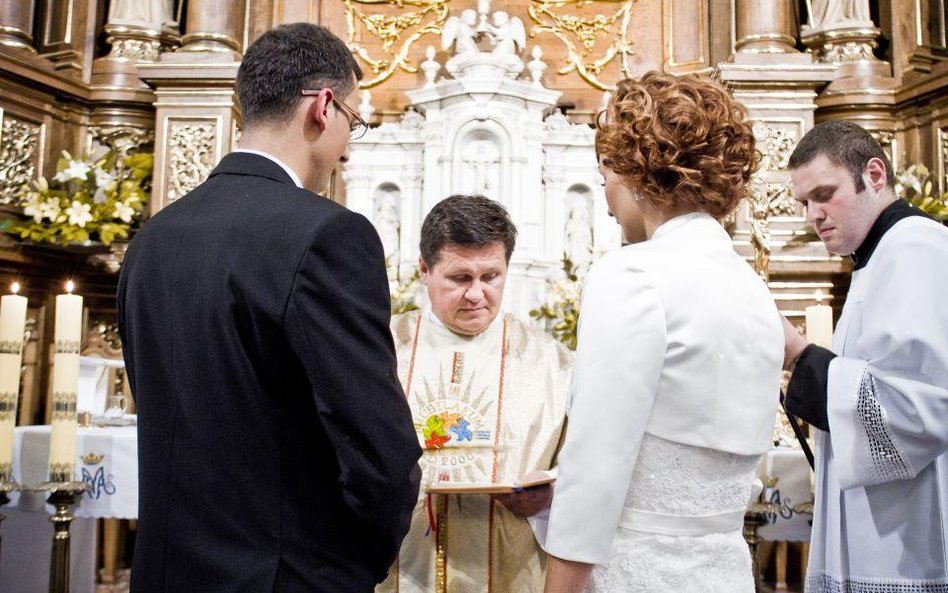 Dziś większość ludzi zupełnie nie rozumie sensu dożywotnich zobowiązań. Mówi się: owszem, dobrze był