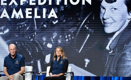 Robert Ballard (z lewej) na konferencji poświęconej ekspedycji