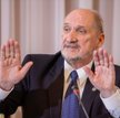 Antoni Macierewicz wielokrotnie zapowiadał, że poprosi inne państwa o pomoc w wyjaśnieniu katastrofy