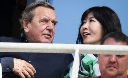 Były kanclerz Niemiec pozwany w Korei za romans