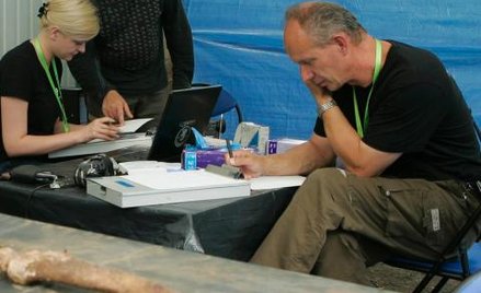 Dotychczas w kwaterze „Ł” na warszawskich Powązkach odnaleziono szczątki ok. 200 osób.