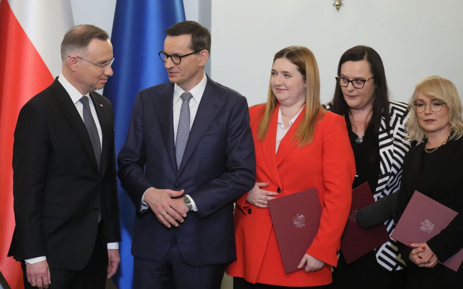 Andrzej Duda i Mateusz Morawiecki w czasie uroczystości powołania rządu