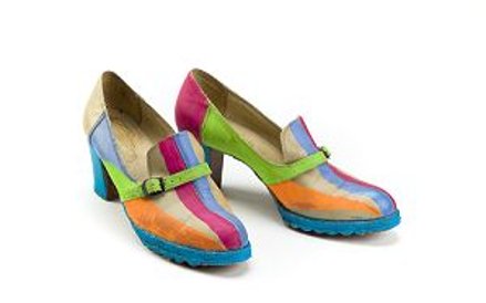 Buty pomalowane przez Henryka Stażewskiego