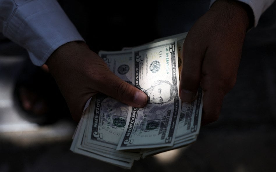 Sankcje USA mają pozbawić Iran źródeł finansowania