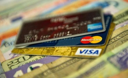 Małe punkty handlowo- usługowe jeszcze nie odczuły pozytywnych skutków spadku interchange. Agenci ni