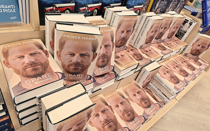 Książka księcia Harry'ego hitem w Polsce. Wiemy, ile już sprzedano egzemplarzy
