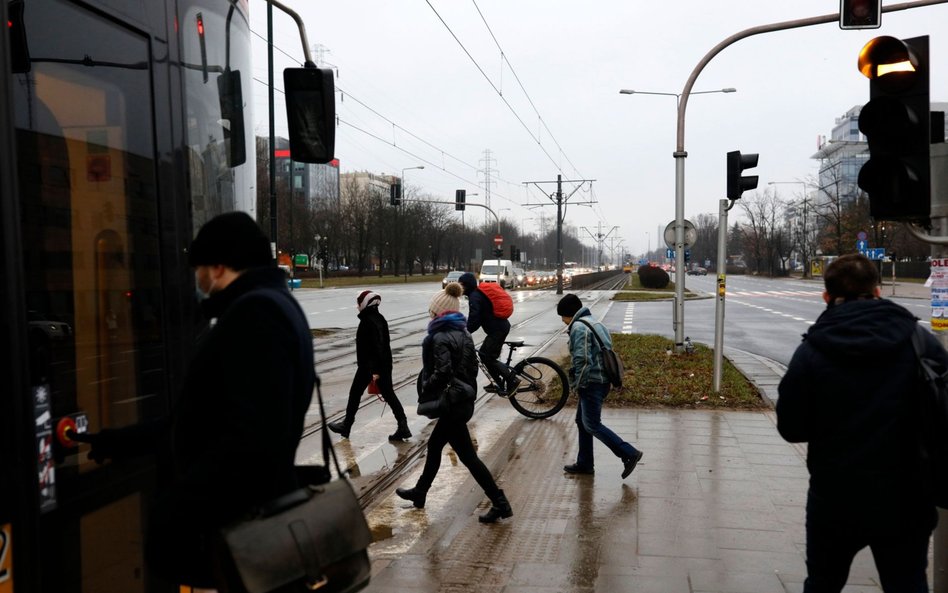 Biznes mobilizuje się do walki z wirusem