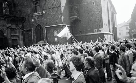 Stan wojenny w Polsce, 1 maja 1982 r.: kontrmanifestacja pierwszomajowa zwolenników wolności i Solid