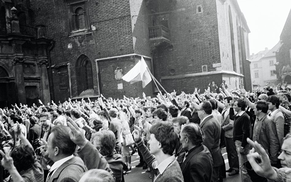 Stan wojenny w Polsce, 1 maja 1982 r.: kontrmanifestacja pierwszomajowa zwolenników wolności i Solid