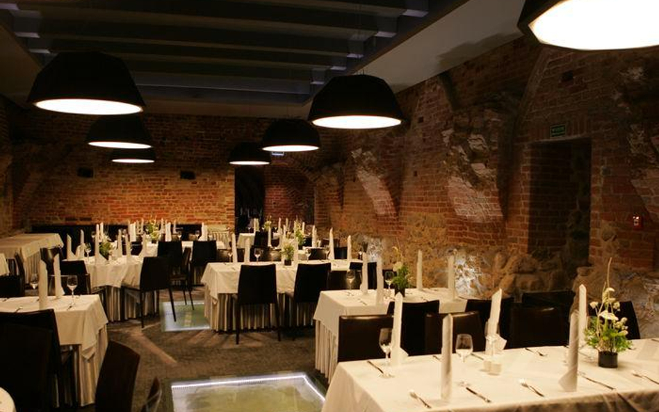 Polacy wydają coraz więcej w restauracjach