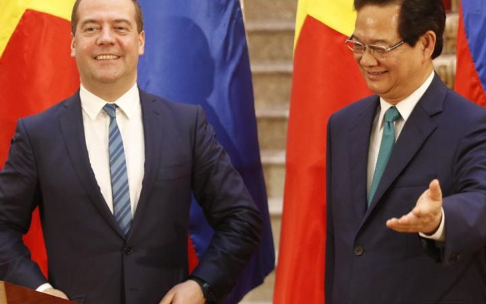 Premierzy Rosji i Wietnamu Dmitrij Miedwiediew i Nguyen Tan Dung na konferencji prasowej w Hanoi