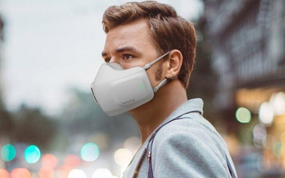 Gigant stworzył maskę na baterie. Ułatwi oddychanie w czasie pandemii